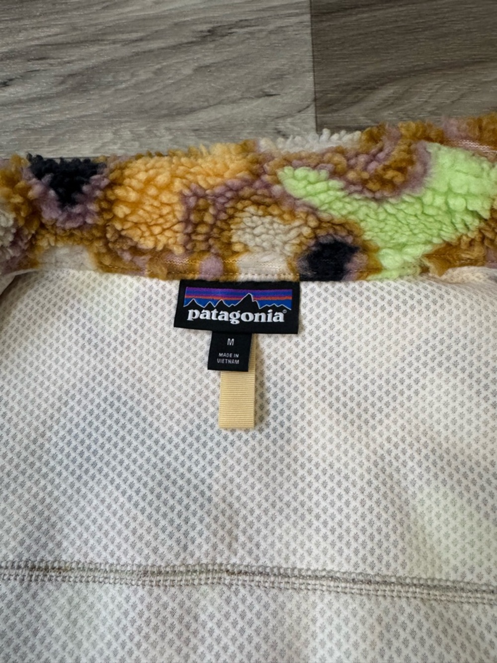 Patagonia Women's Classic Retro-X Jacket in Small Currents Natural Size Medium - Picture 7 of 14